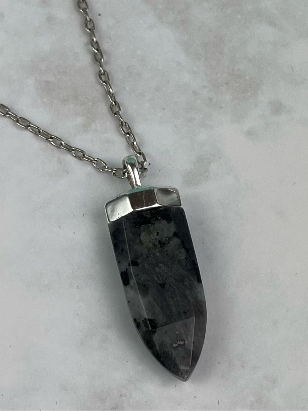 Stella & Dot Natural Labradorite Point Pendant Necklace Silver Tone - Picture 4 of 5